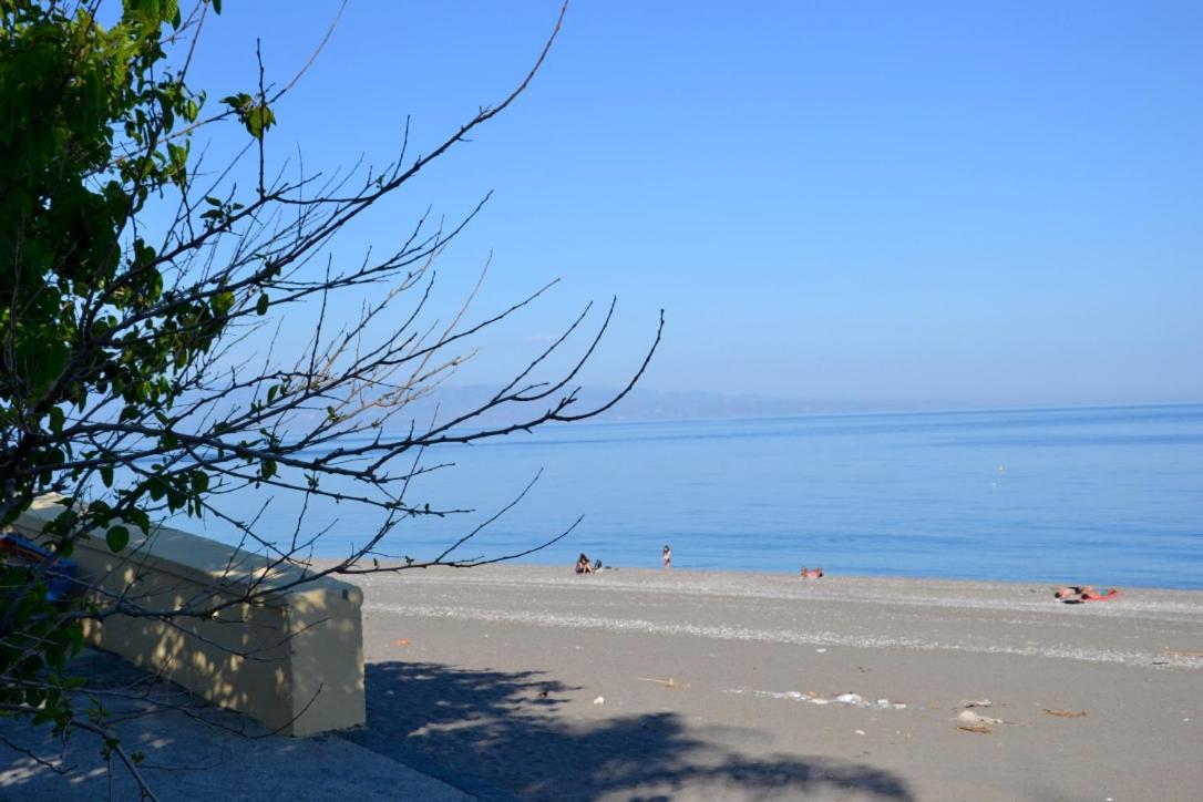 I Tesori Del Mare Bed and Breakfast Letojanni Buitenkant foto